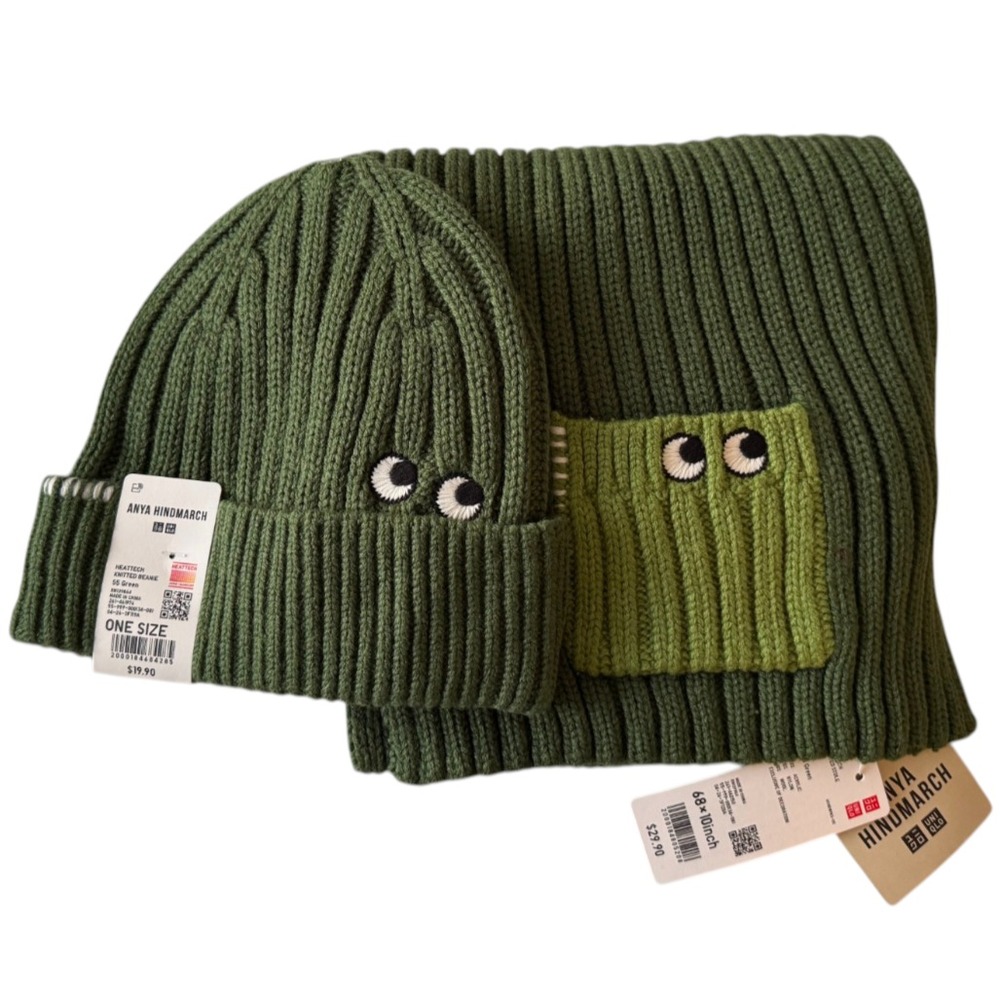 Uniqlo x Anya Hindmarch Heattech knitted NEW 2 PC Scarf and Beanie Hat Set